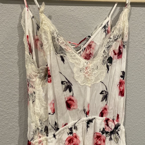 Kendall and Kylie Lace Slip Romper foral lace sexy teddy size small - Picture 2 of 6